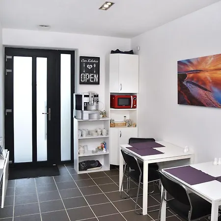 Water Lily Boutique And 3*