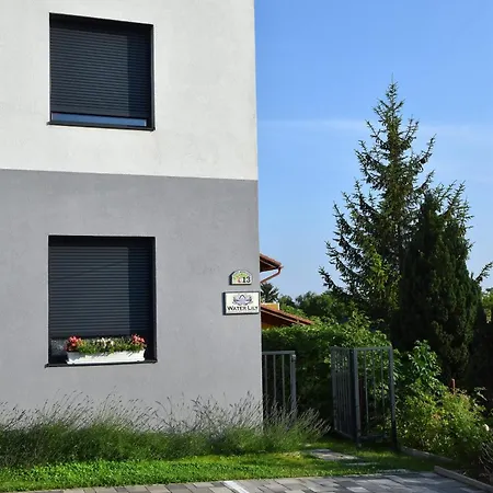 Water Lily Boutique And 3*