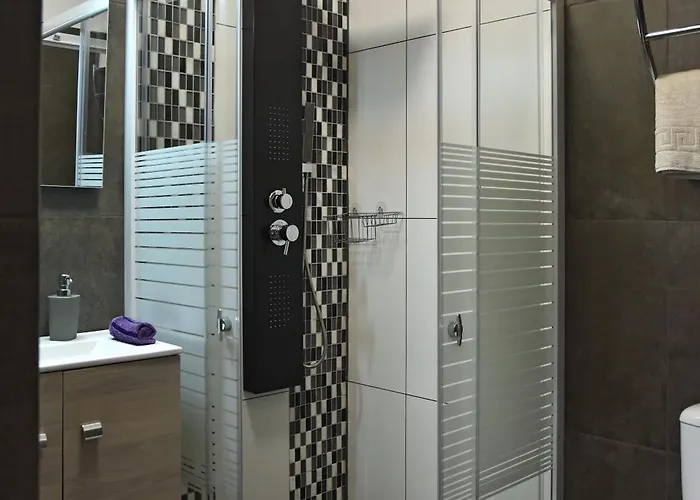 Water Lily Boutique And 3*